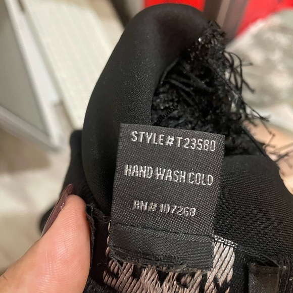 Gracia Black Feather Sleeve Sweatshirt - Picture 6 of 13